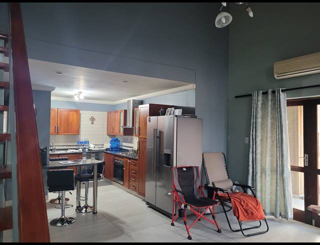 3 BEDROOM DUPLEX TO LET IN WATERVAL EAST